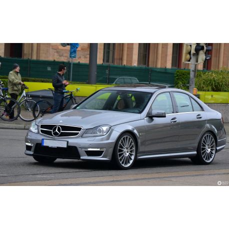 Body kit look AMG C63 Mercedes W204 4 porte 11-14